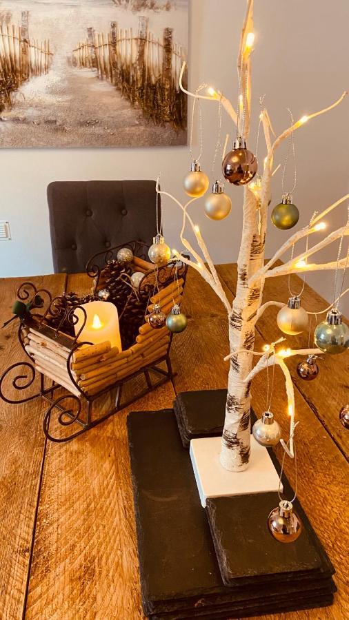 Nancie'S Place - Dartmouth Town Center With Private Parking - A Traditional Georgian Private Duplex Apartment - Beautifully Refurbished - Two Bedrooms, Bathroom, Kitchen And Lounge Diner Dış mekan fotoğraf