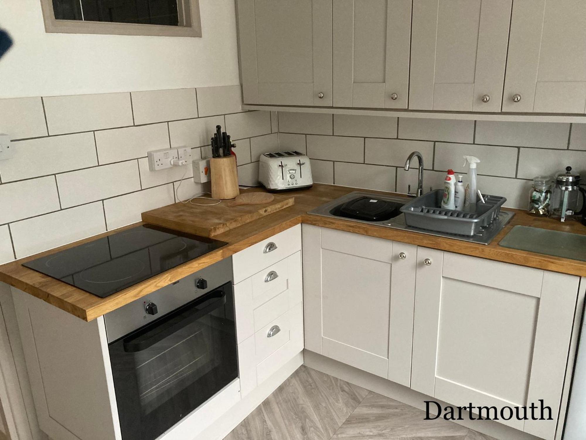 Nancie'S Place - Dartmouth Town Center With Private Parking - A Traditional Georgian Private Duplex Apartment - Beautifully Refurbished - Two Bedrooms, Bathroom, Kitchen And Lounge Diner Dış mekan fotoğraf