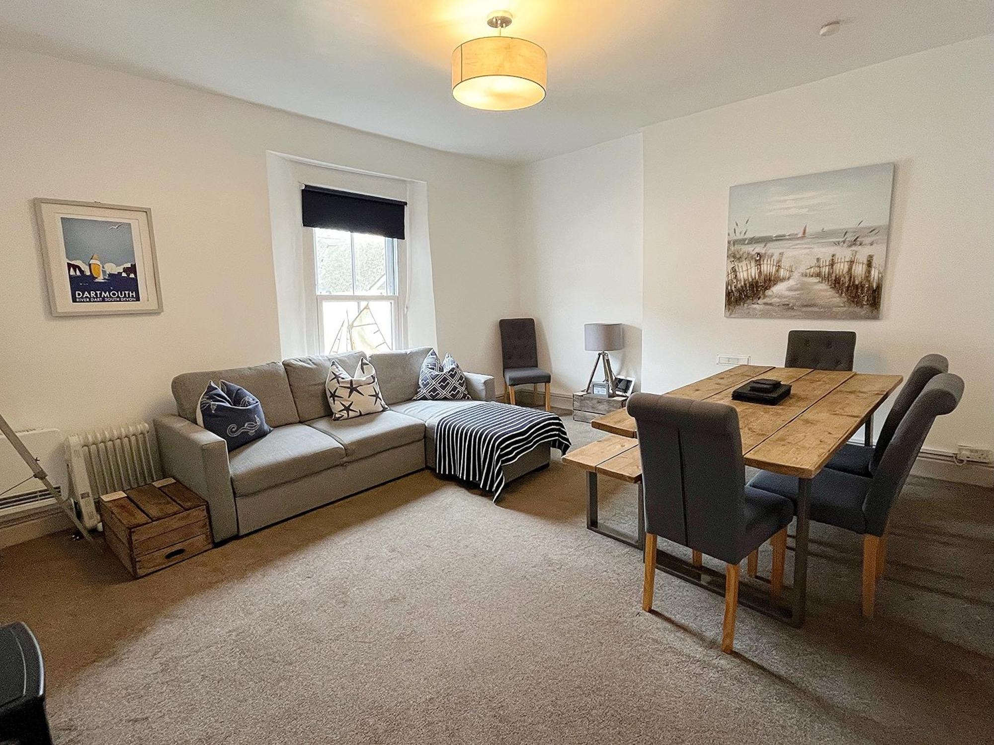 Nancie'S Place - Dartmouth Town Center With Private Parking - A Traditional Georgian Private Duplex Apartment - Beautifully Refurbished - Two Bedrooms, Bathroom, Kitchen And Lounge Diner Dış mekan fotoğraf